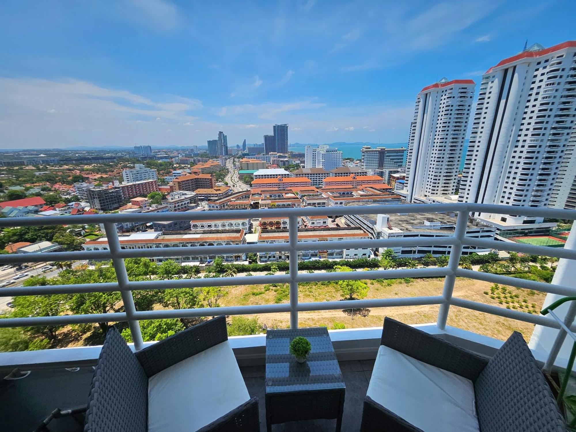 View Talay 5 Jomtien Beachfront 芭達亞 外观 照片